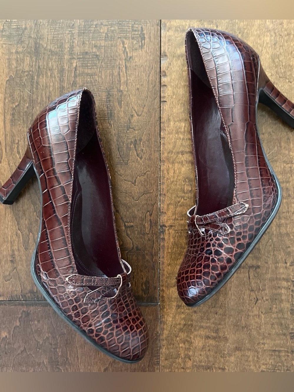 Vintage Y2K Franco Sarto brown croc-embossed leather block heeled pumps Sz. 8